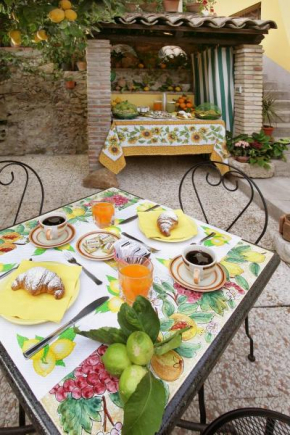  B&B Giulia  Таормина